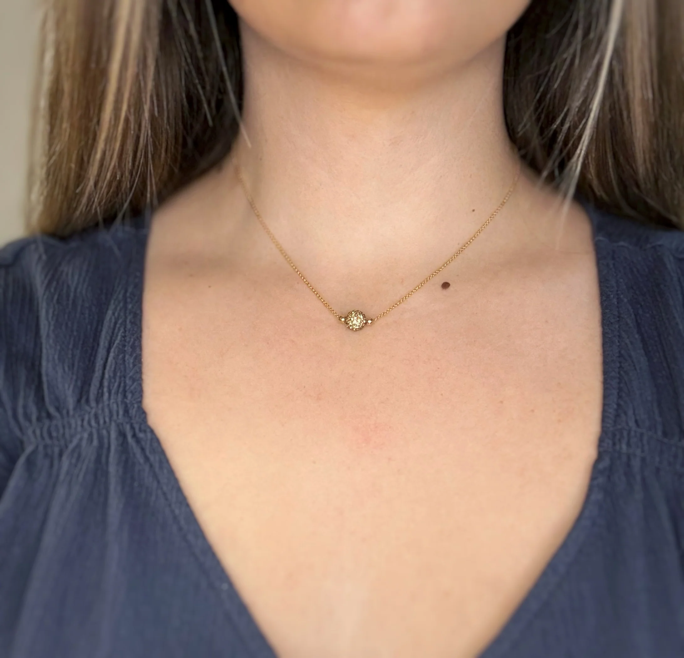 Short Shimmer Necklace - Gold - Image 3