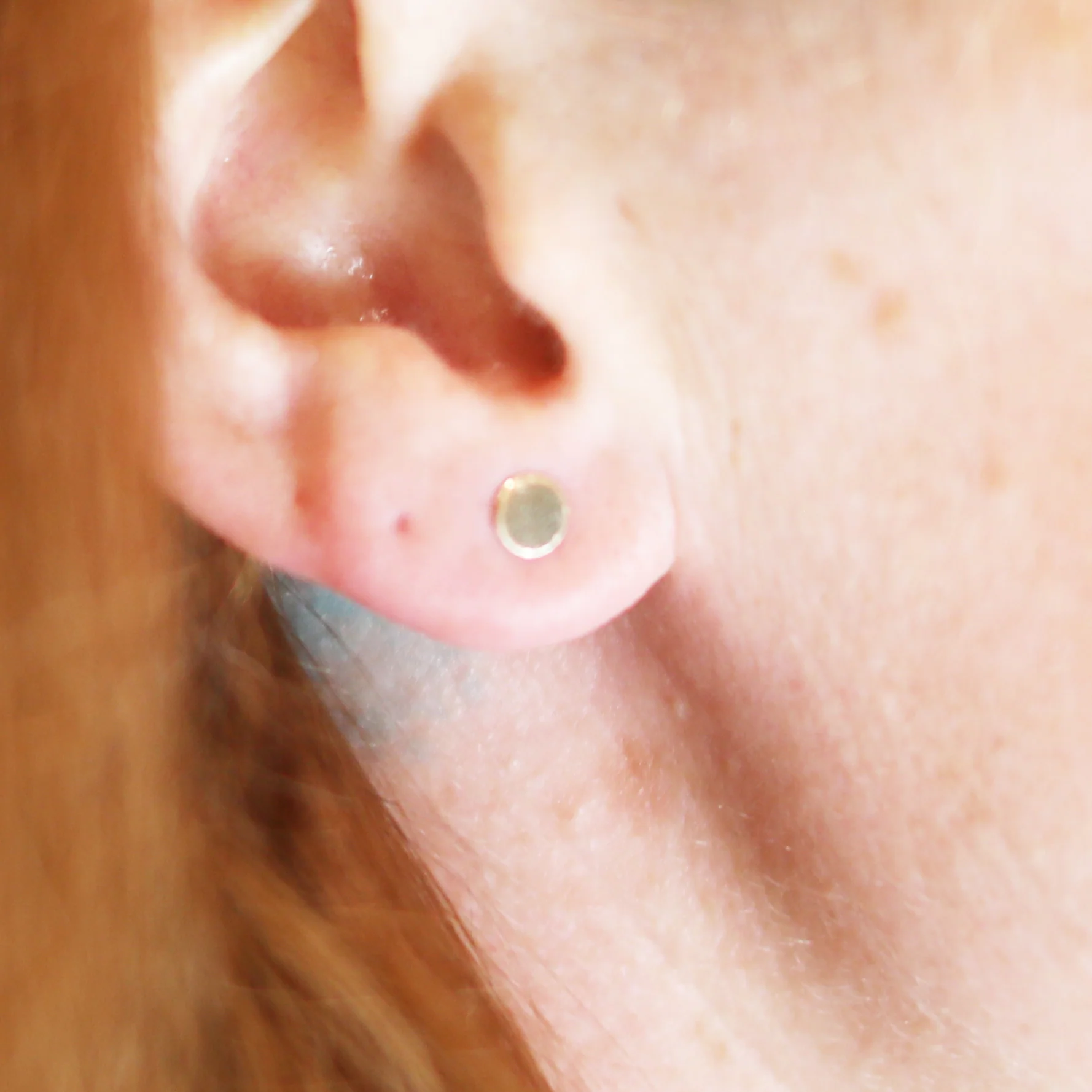 Tiny Dot Studs Gold - Image 2