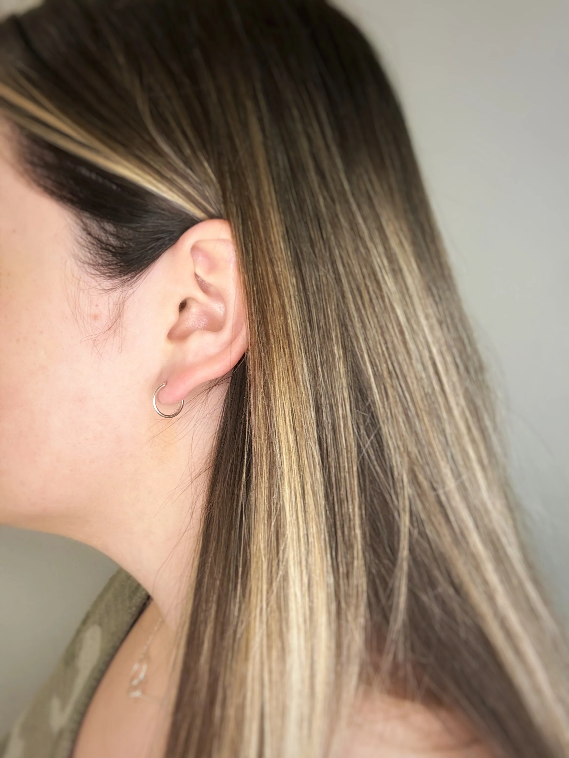Tiny Hoops Silver - Image 3